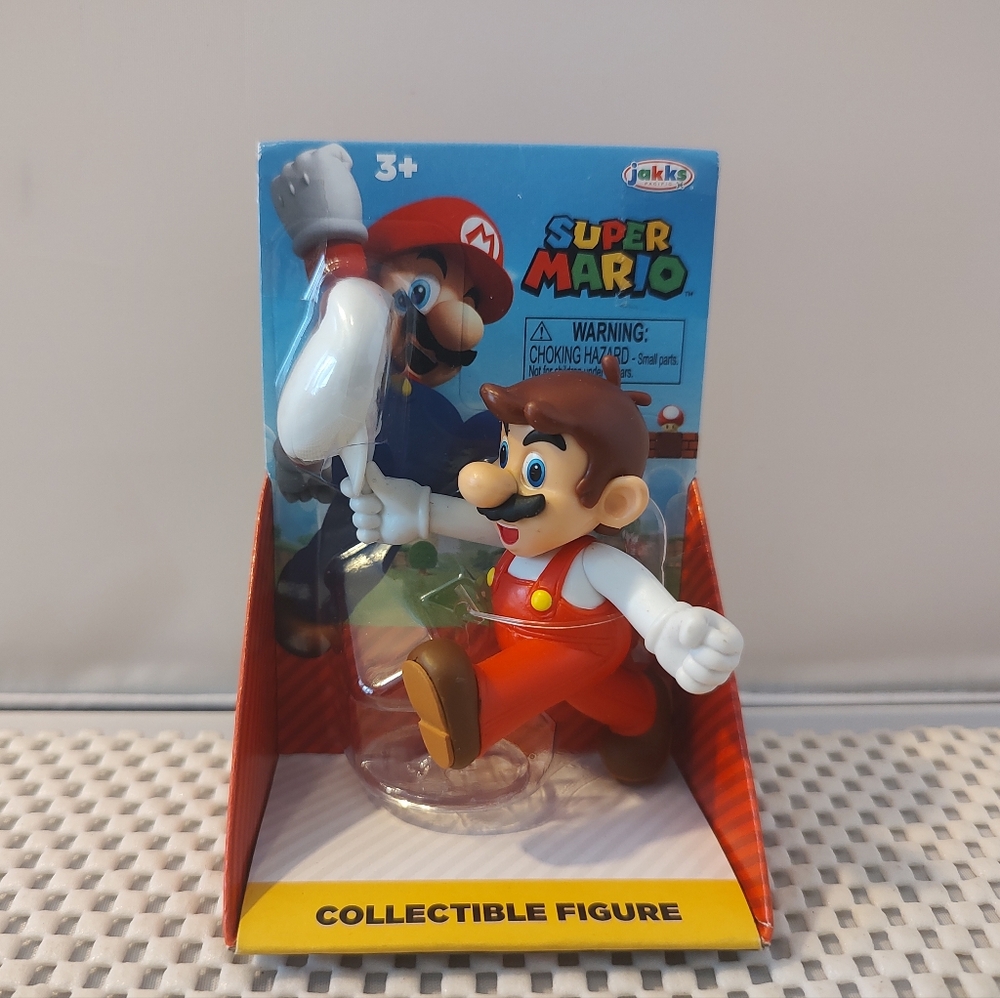 Super Mario Collectible Figure Fire Mario NWT